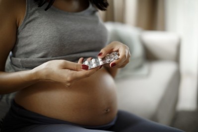 GettyImages - Pregnancy supplements / damircudic